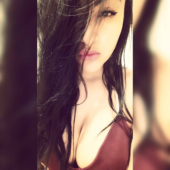 Meet your Posher, Karla - Picture 1 of 1